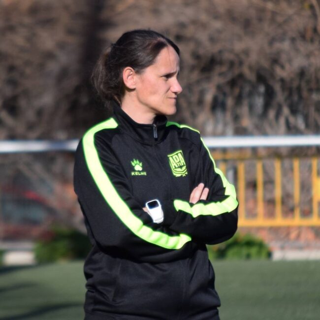 Estefanía López leading Alcorcón